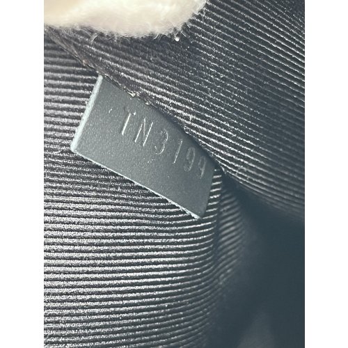 Louis Vuitton Discovery Pochette GM Carrier bags Louis Vuitton 15 Louis Vuitton Discovery Pochette GM Carrier bags Louis Vuitton 15