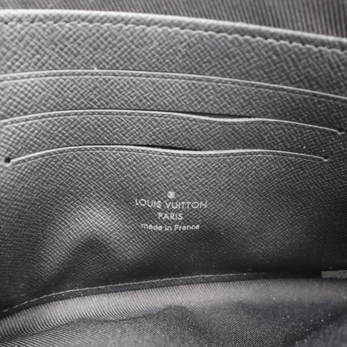 Louis Vuitton Discovery Pochette PM For men Louis Vuitton 13 Louis Vuitton Discovery Pochette PM For men Louis Vuitton 13