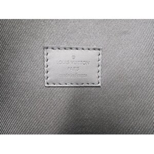 Louis Vuitton Discovery MM Backpack For men Louis Vuitton 33