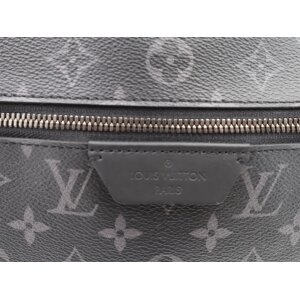 Louis Vuitton Discovery MM Backpack For men Louis Vuitton 28
