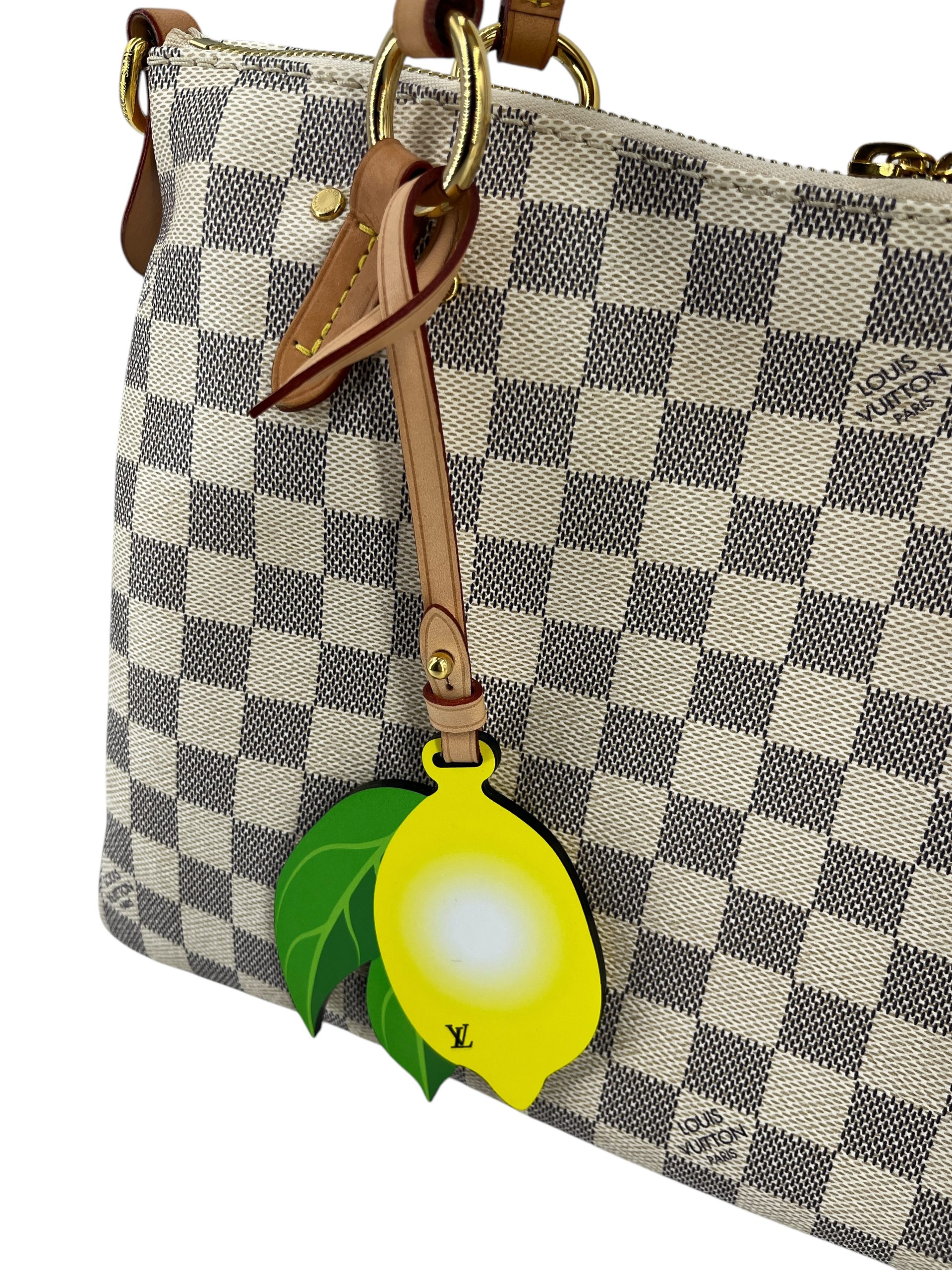 LEMON・Louis Vuitton チャーム LOUIS VUITTON - ルイヴィトン VUITTON レモン キーホルダー