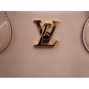 Louis Vuitton Lockme Shopper Greige Handtaschen Louis Vuitton 31