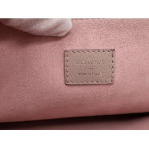 Louis Vuitton Lockme Shopper Greige Handtaschen Louis Vuitton 34