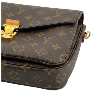 Louis Vuitton Pochette Metis Monogram Canvas