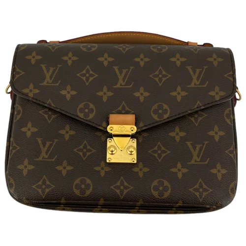 Louis Vuitton Pochette Metis Monogram Canvas