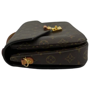 Louis Vuitton Pochette Metis Monogram Canvas
