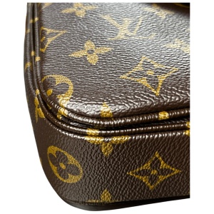 Louis Vuitton Pochette Metis Monogram Canvas