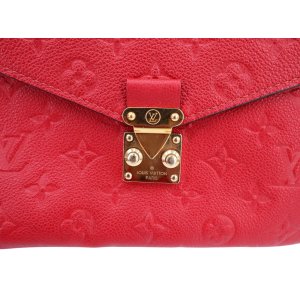 Louis Vuitton Pochette Metis Empreinte Scarlet Rot