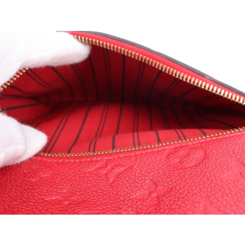 Louis Vuitton Pochette Metis Empreinte Scarlet Rot