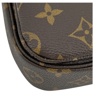 Louis Vuitton Pochette Metis Monogram Canvas