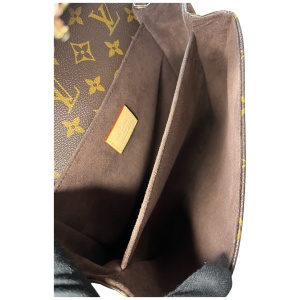 Louis Vuitton Pochette Metis Monogram Canvas