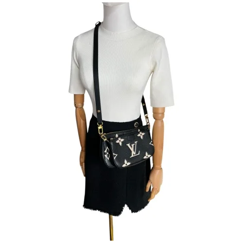 Louis Vuitton Multi Pochette Accessoires Empreinte