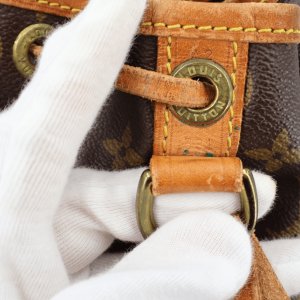 Louis Vuitton Noe Grand Monogram Canvas Carrier bags Louis Vuitton 31 Louis Vuitton Noe Grand Monogram Canvas Carrier bags Louis Vuitton 31