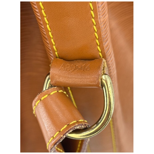 Louis Vuitton Sac Noe Petit Epi Cannelle Brown