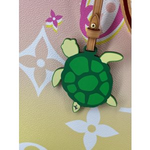 Louis Vuitton Onthego GM Resort Okinawa Carrier bags Louis Vuitton 31 Louis Vuitton Onthego GM Resort Okinawa Carrier bags Louis Vuitton 31