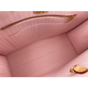 Louis Vuitton Onthego GM Resort Okinawa Carrier bags Louis Vuitton 34 Louis Vuitton Onthego GM Resort Okinawa Carrier bags Louis Vuitton 34