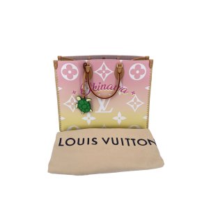 Louis Vuitton Onthego GM Resort Okinawa Carrier bags Louis Vuitton 23 Louis Vuitton Onthego GM Resort Okinawa Carrier bags Louis Vuitton 23