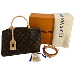 Louis Vuitton Petit Palais Monogram Canvas