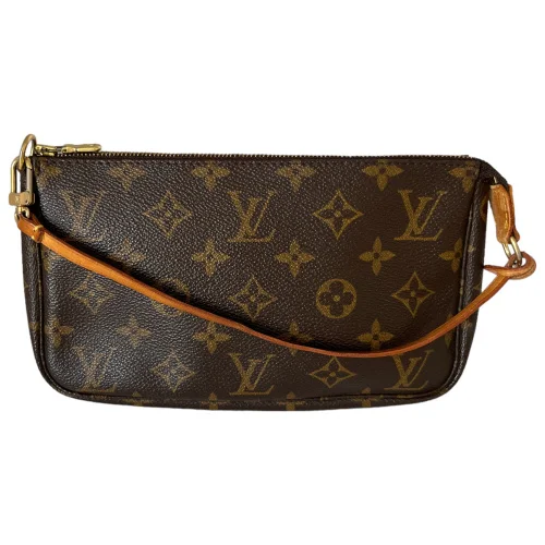 Louis Vuitton Pochette Accessoires Monogram Canvas mit Schulterriemen