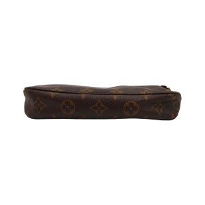 Louis Vuitton Pochette Accessoires Monogram Canvas NEU im SHOP Louis Vuitton 26