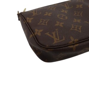 Louis Vuitton Pochette Accessoires Monogram Canvas NEU im SHOP Louis Vuitton 27
