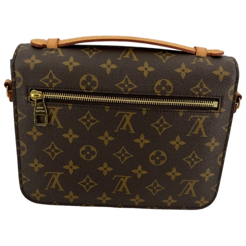 Louis Vuitton Pochette Metis Monogram Canvas