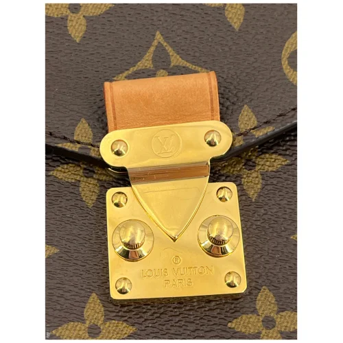 Louis Vuitton Pochette Metis Monogram Canvas