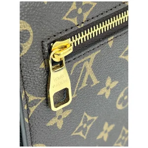 Louis Vuitton Pochette Metis Monogram Canvas