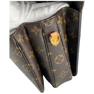 Louis Vuitton Pochette Metis Monogram Canvas