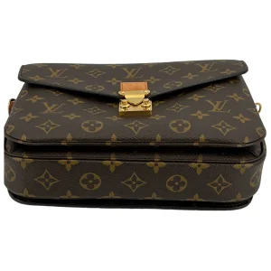 Louis Vuitton Pochette Metis Monogram Canvas