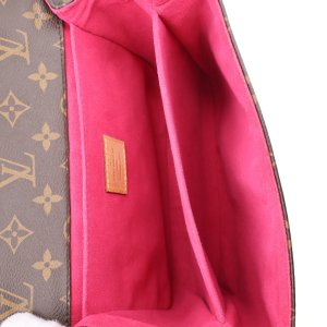Louis Vuitton Pochette Metis Patches Carrier bags Louis Vuitton 38