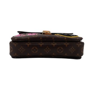 Louis Vuitton Pochette Metis Patches Carrier bags Louis Vuitton 30