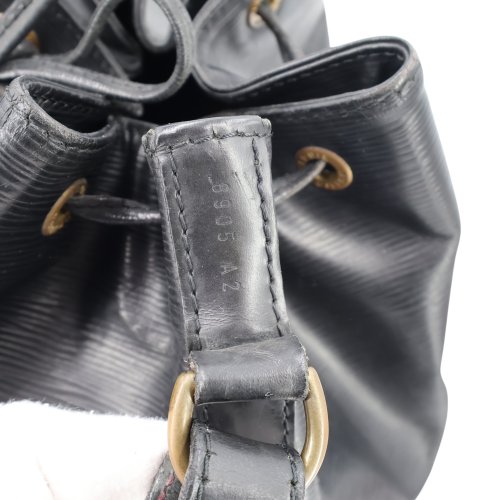 Louis Vuitton Sac Noe Grand Epi Black Carrier bags Louis Vuitton 14 Louis Vuitton Sac Noe Grand Epi Black Carrier bags Louis Vuitton 14