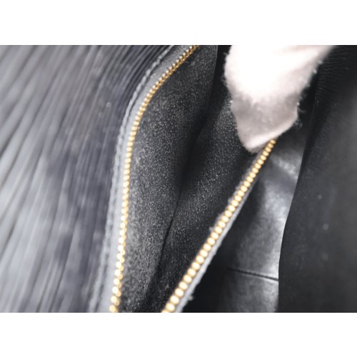 Louis Vuitton Saint Cloud GM Epi Schwarz