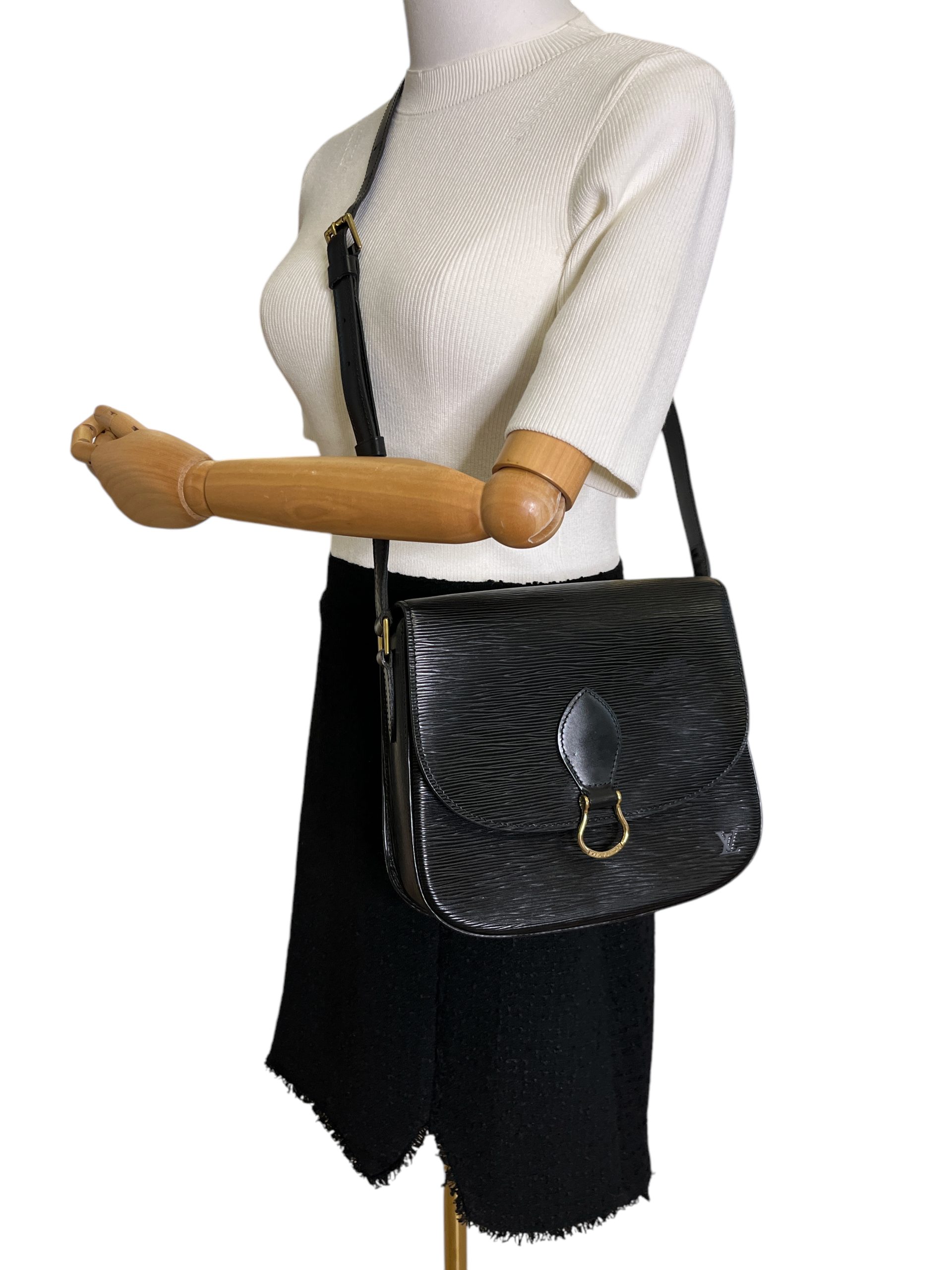 美✨Louis Vuitton Épi serviette ビジネスバッグ 黒 LOUIS VUITTON ルイヴィトン エピ セルヴィエット コンセイエ