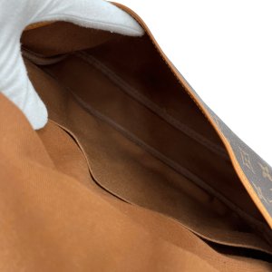 Louis Vuitton Saumur 30 Monogram Canvas