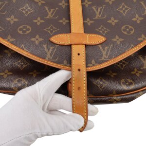 Louis Vuitton Saumur 30 Monogram Canvas Carrier bags Louis Vuitton 30 Louis Vuitton Saumur 30 Monogram Canvas Carrier bags Louis Vuitton 30