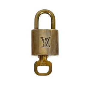 Louis Vuitton Schloss Nr. 303