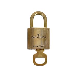 Louis Vuitton Schloss Nr. 303