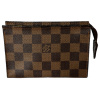 Louis Vuitton Poche Toilette 15 Damier Ebene Kleinlederwaren Louis Vuitton 12 Louis Vuitton Poche Toilette 15 Damier Ebene Kleinlederwaren Louis Vuitton 12