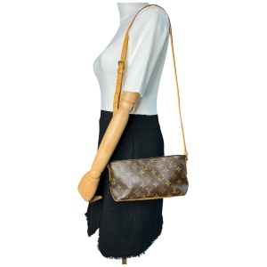 Louis Vuitton Trotteur Monogram Canvas