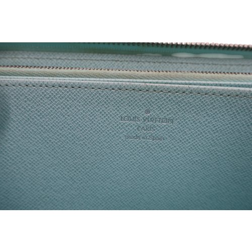 Louis Vuitton Zippy Epi Seaside Geldbörse