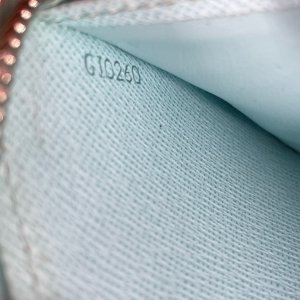 Louis Vuitton Zippy Epi Seaside Geldbörse
