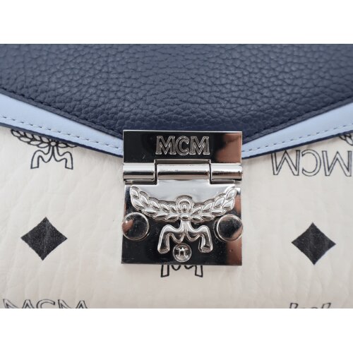 MCM Millie Geldbörse mit Schulterkette Geldbörsen MCM 10