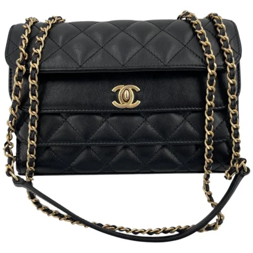 Chanel Triple Flap Bag Schwarz
