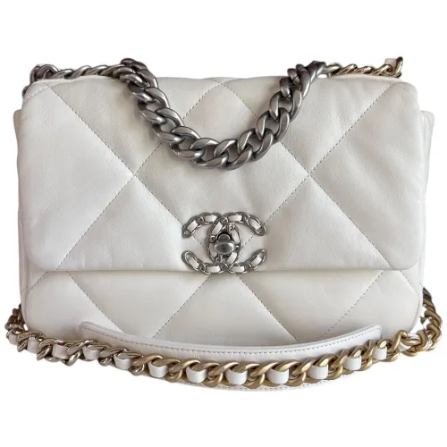 Chanel 19 Small Cremeweiß