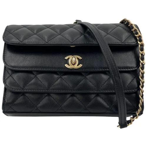 Chanel Triple Flap Bag Schwarz