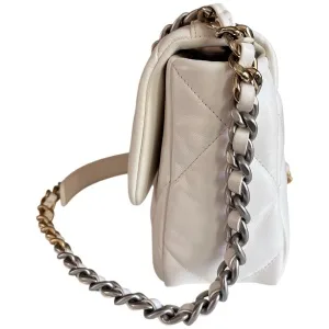 Chanel 19 Small Cremeweiß
