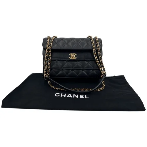 Chanel Triple Flap Bag Schwarz