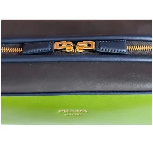 Prada Swing
